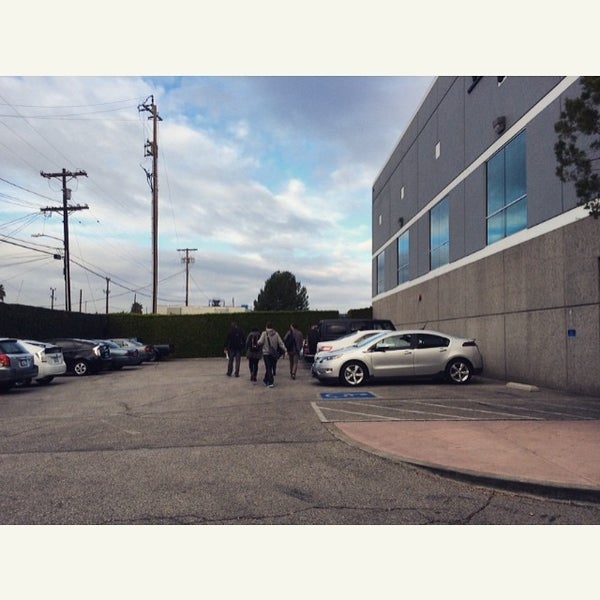 Photos at DunderMifflin Paper Company Office in Van Nuys