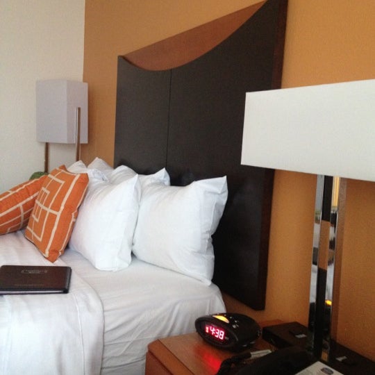 9/28/2012에 Tonee A.님이 Fairfield Inn &amp; Suites by Marriott Orlando at SeaWorld에서 찍은 사진