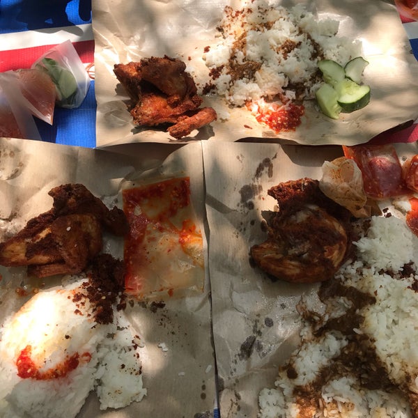 Nasi Kukus Pok Yah Food Truck In Telok Panglima Garang