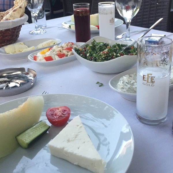 Das Foto wurde bei Ataköy Bahçem Restaurant von 🦅Muhsin🦅موحسين🦅 . am 8/3/2018 aufgenommen