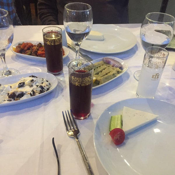 Das Foto wurde bei Ataköy Bahçem Restaurant von 🦅Muhsin🦅موحسين🦅 . am 5/4/2018 aufgenommen