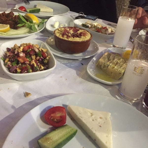 Das Foto wurde bei Ataköy Bahçem Restaurant von 🦅Muhsin🦅موحسين🦅 . am 5/11/2018 aufgenommen