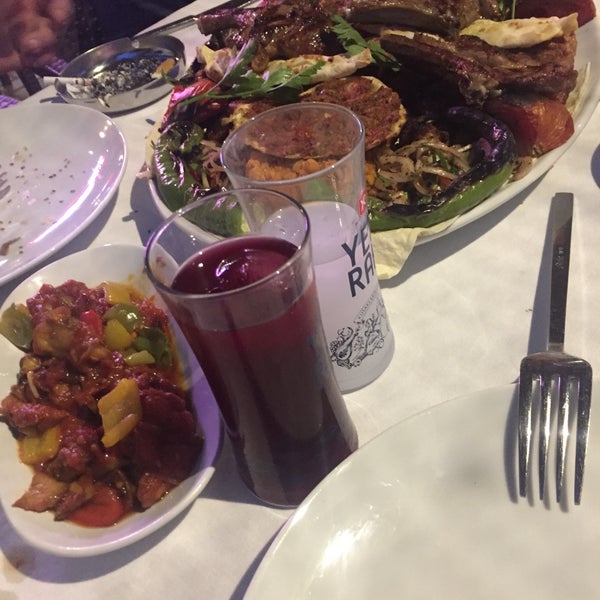 Das Foto wurde bei Ataköy Bahçem Restaurant von 🦅Muhsin🦅موحسين🦅 . am 7/6/2018 aufgenommen