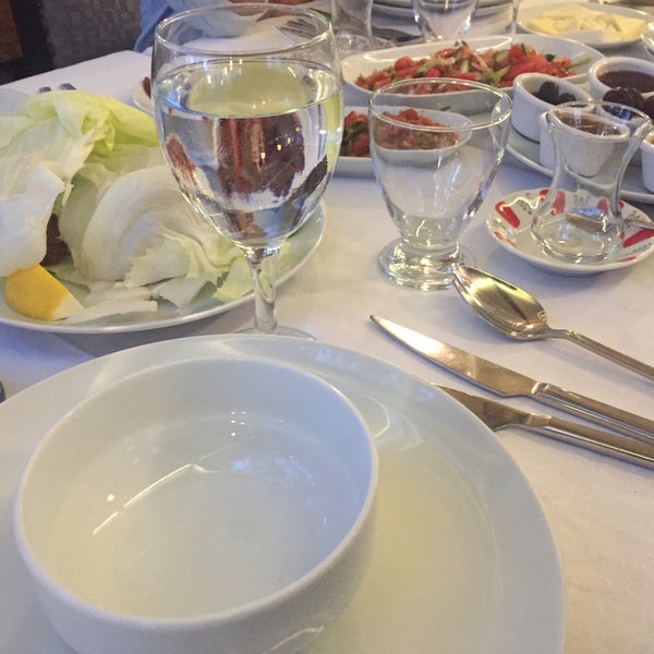 Das Foto wurde bei Ataköy Bahçem Restaurant von 🦅Muhsin🦅موحسين🦅 . am 5/30/2018 aufgenommen