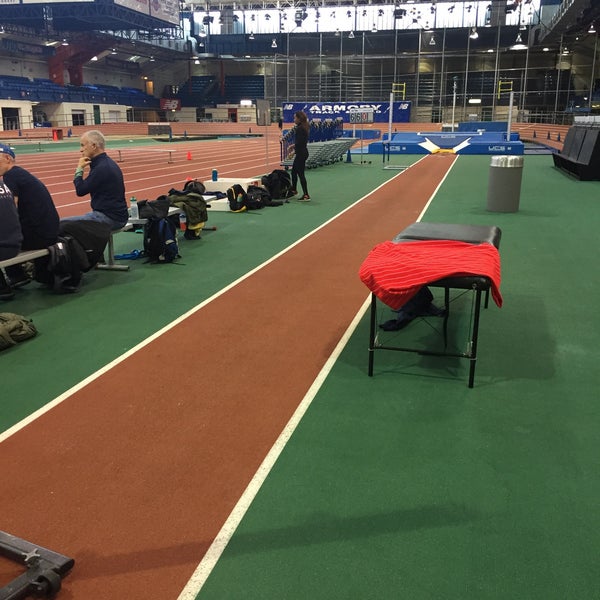 Photo prise au Nike Track &amp; Field Center at The Armory par Brianna Y. le3/4/2016