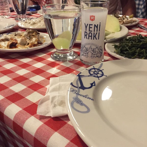 Foto diambil di Assos Yıldız Balık Restaurant oleh Sevim B. pada 7/10/2017