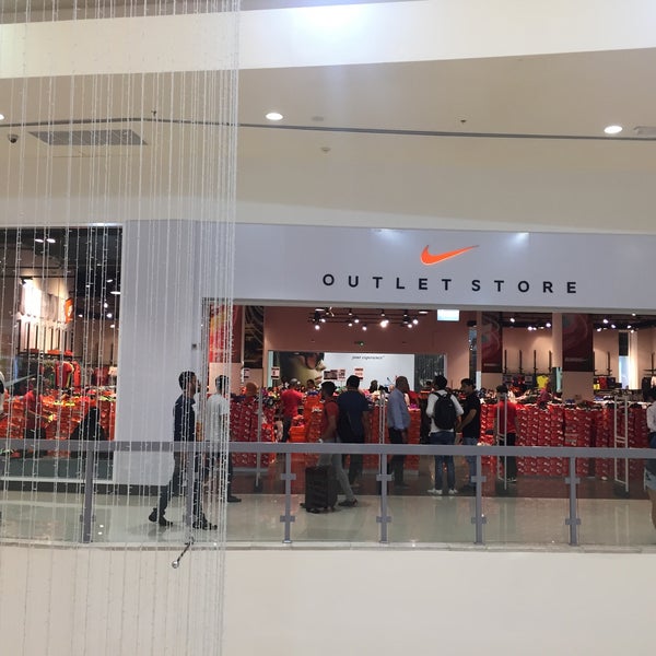 outlet nike dubai
