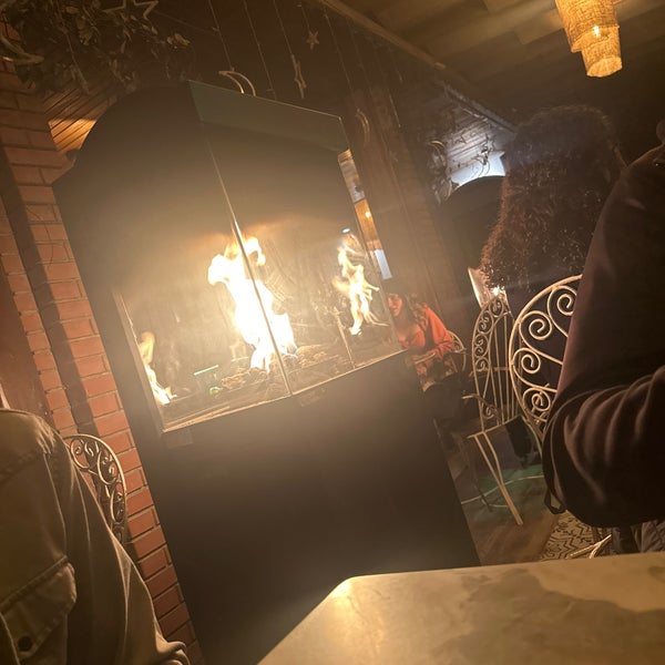 4/29/2023にBARANがDut Restaurant Cafe Barで撮った写真
