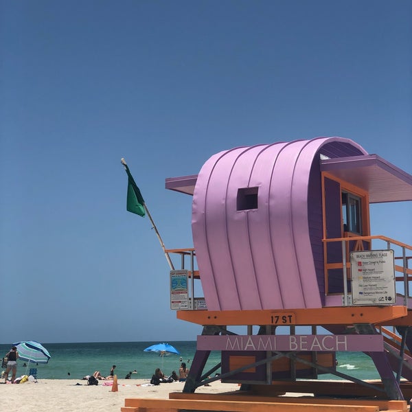 Foto scattata a Hyde Beach da WwDww W. il 6/20/2019