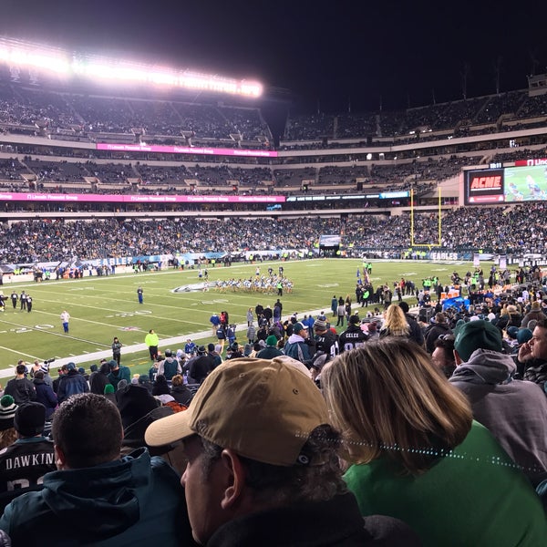 Photo taken at Lincoln Financial Field by Mario D. on 11/29/2016