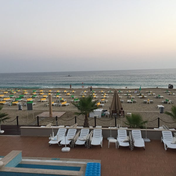 Photo taken at Alaaddin Beach Hotel by Emin K. on 8/6/2016