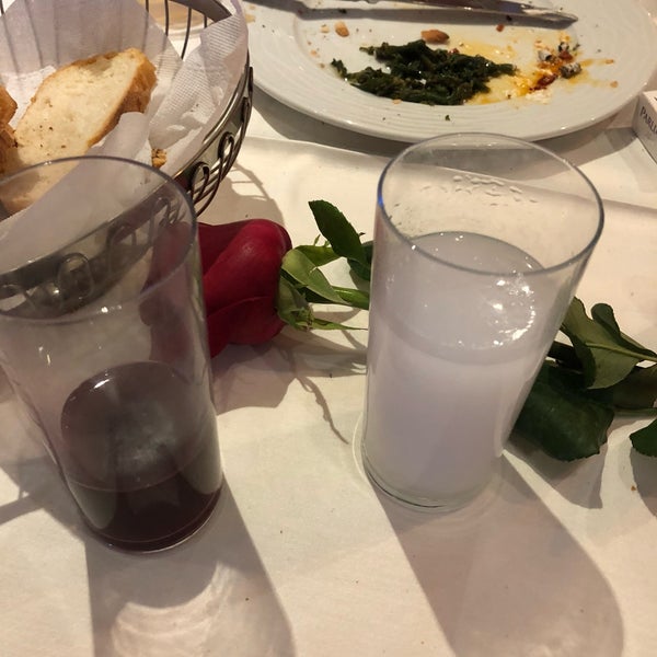 Das Foto wurde bei Chamada Restaurant von Erol E. am 5/12/2018 aufgenommen
