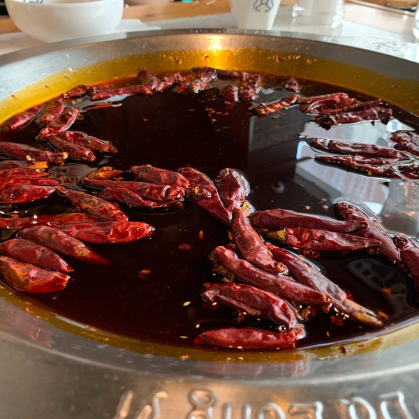 6/1/2019 tarihinde Phil H.ziyaretçi tarafından Da Long Yi Hot Pot 大龙燚'de çekilen fotoğraf