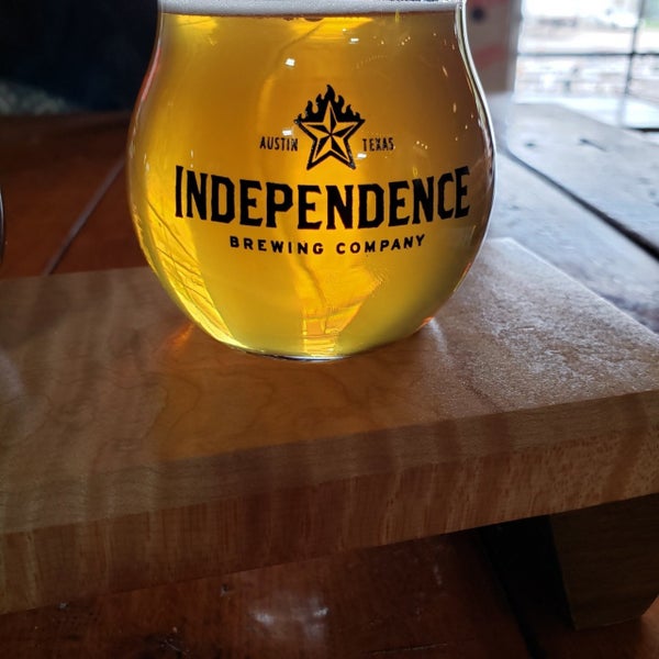 3/31/2019 tarihinde Ryan M.ziyaretçi tarafından Independence Brewing Co.'de çekilen fotoğraf