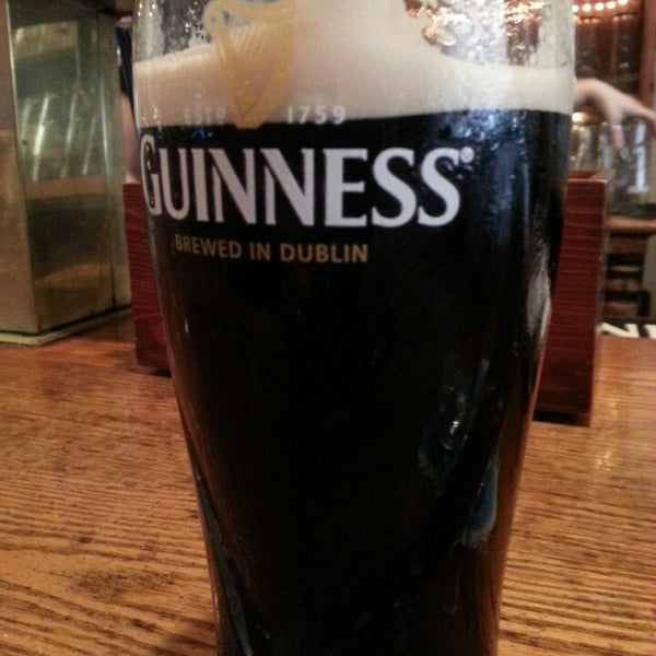 Снимок сделан в The Bards Irish Bar пользователем Tina B. 9/13/2013