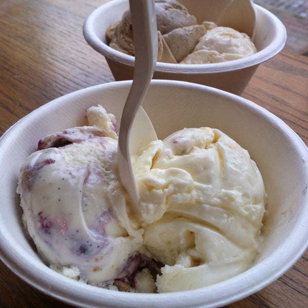 4/14/2013 tarihinde Kelsey S.ziyaretçi tarafından Jeni&#39;s Splendid Ice Creams'de çekilen fotoğraf
