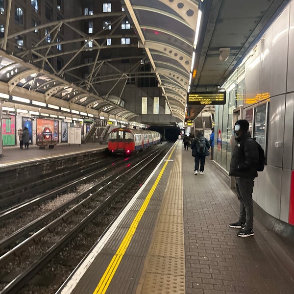 Photos at Hammersmith London Underground Station (District and