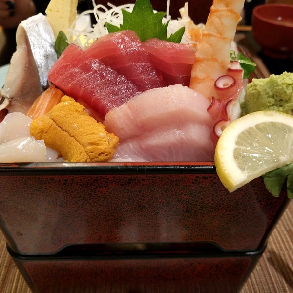 Снимок сделан в Sushi Go 55 пользователем charlotte w. 10/17/2016