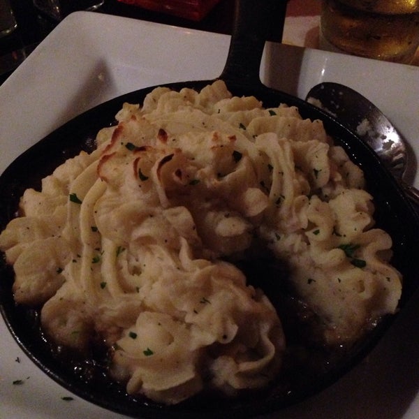 12/13/2013에 Tom J.님이 Rooney&#39;s Public House- the Gastropub에서 찍은 사진