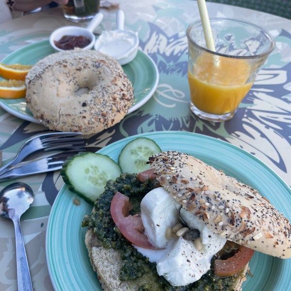 Bagels are so tasty. Coffee is amazing.