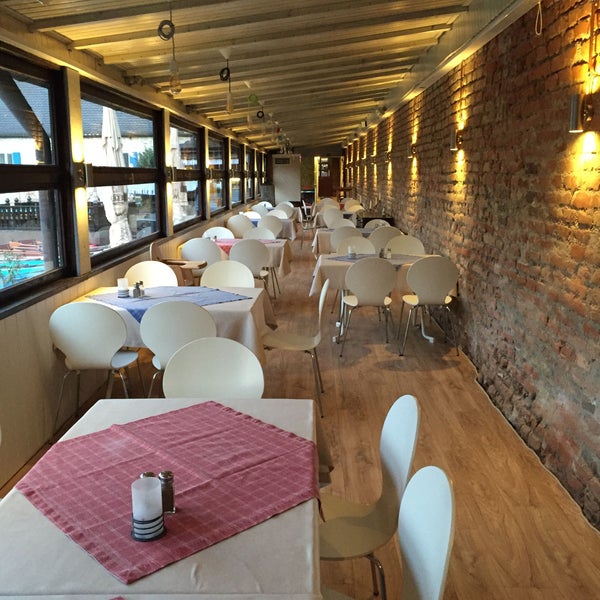 7/26/2016 tarihinde Restaurant zur Kahnfahrtziyaretçi tarafından Restaurant zur Kahnfahrt'de çekilen fotoğraf