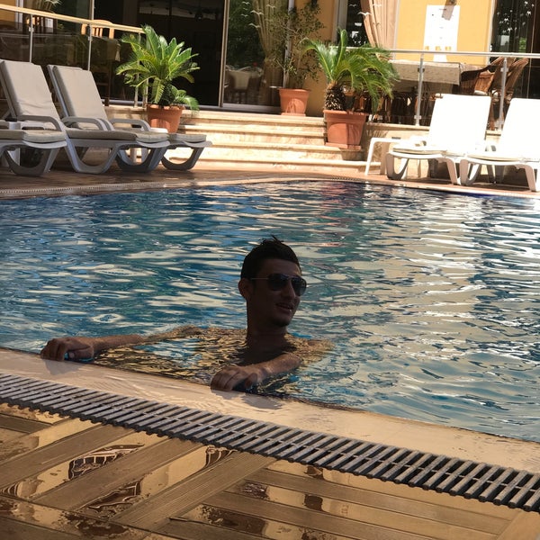 Das Foto wurde bei Güneş House Hotel von Gökhan D. am 7/9/2017 aufgenommen