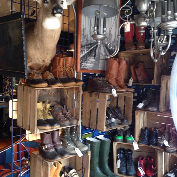 Great little collection of vintage country/industrial home accents and men/women's clothing! Particularly great if you're looking for old boots, they stock everything from cowboys to beans.