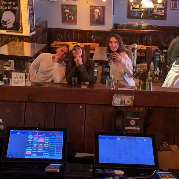 Foto tomada en Dorlan’s Tavern &amp; Oyster Bar  por Aspen B. el 10/1/2022
