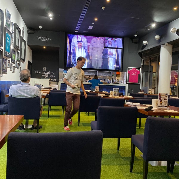 Foto tirada no(a) Real Madrid Cafe por Amjad em 12/8/2019