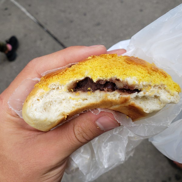 Golden Steamer Bakery in Chinatown