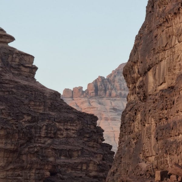 Foto tirada no(a) Wadi Rum Protected Area por Reham em 9/29/2022