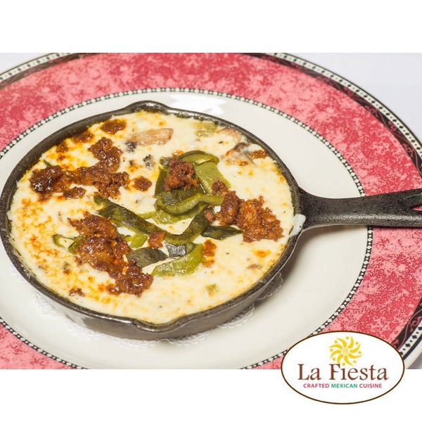 Снимок сделан в La Fiesta Mexican Cuisine &amp; Lounge пользователем Marketing O. 7/20/2015