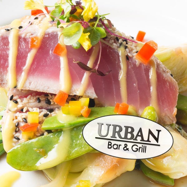 Foto diambil di Urban Bar &amp; Grill oleh Marketing O. pada 8/5/2015