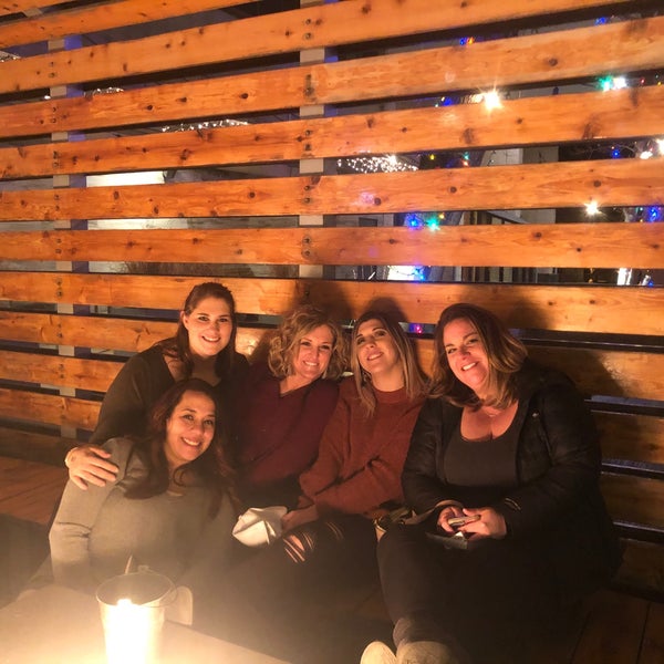 12/21/2019 tarihinde Rebecca P.ziyaretçi tarafından 445 Martini Lounge'de çekilen fotoğraf