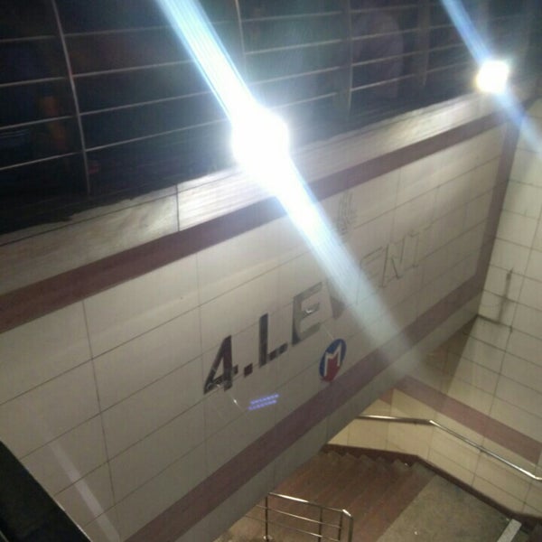 4 levent emniyetevler metro cikisi metro station