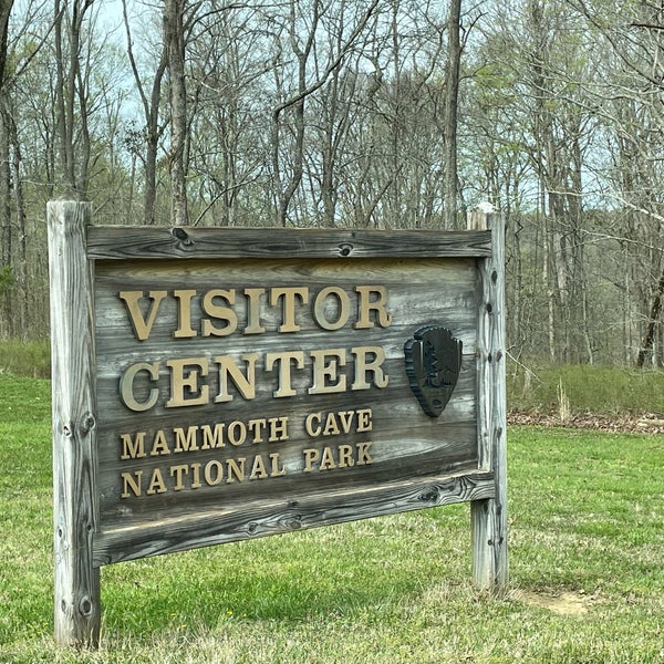 Mammoth Cave Visitor Center Tourist Information and Service