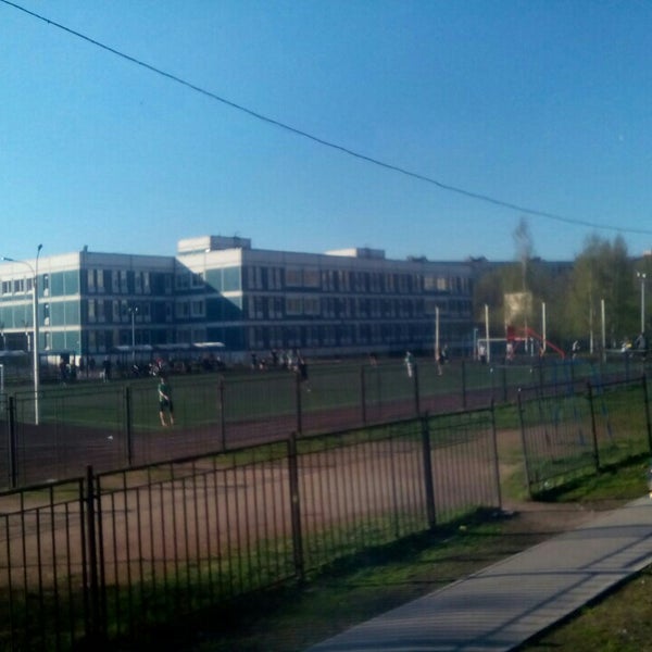 Камские поляны школа 2. Поляны школа. Вислая поляна липецкая область. Большая поляна школа. Школа село тербуны.