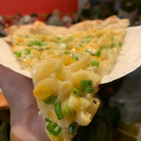 10/12/2019にDuygu Y.がDimo&#39;s Pizzaで撮った写真
