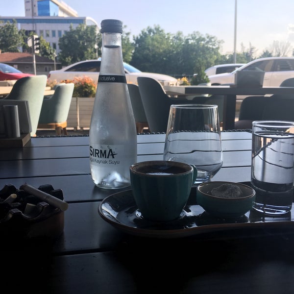 รูปภาพถ่ายที่ Lamba Cafe &amp; Restaurant โดย Mehmetsaitciftci เมื่อ 7/1/2018