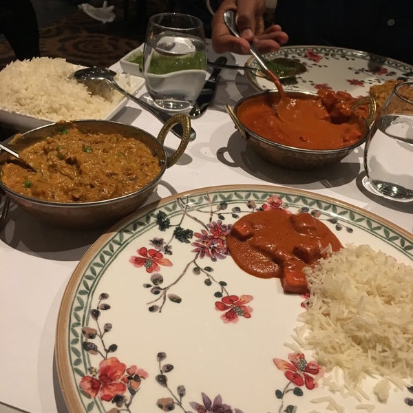 Снимок сделан в Rangoli India Restaurant пользователем Sanisha R. 8/13/2016