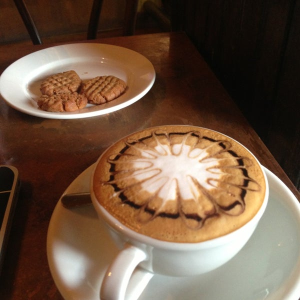 8/10/2013にSean O.がCammareri Bakery &amp; Cafeで撮った写真