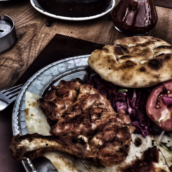 Снимок сделан в Kapadokya Kebapzade Restaurant пользователем Yalçın Ç. 8/11/2019