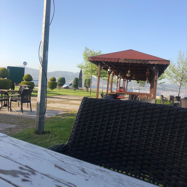 Das Foto wurde bei Cafe Anfora von Sıdık S. am 4/30/2019 aufgenommen