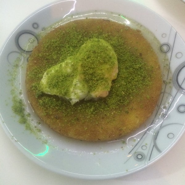 Ливанский десерт кюнефе