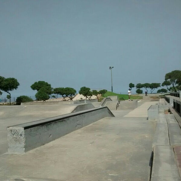 Photo taken at Skate Park de Miraflores by Julio César M. on 3/21/2016