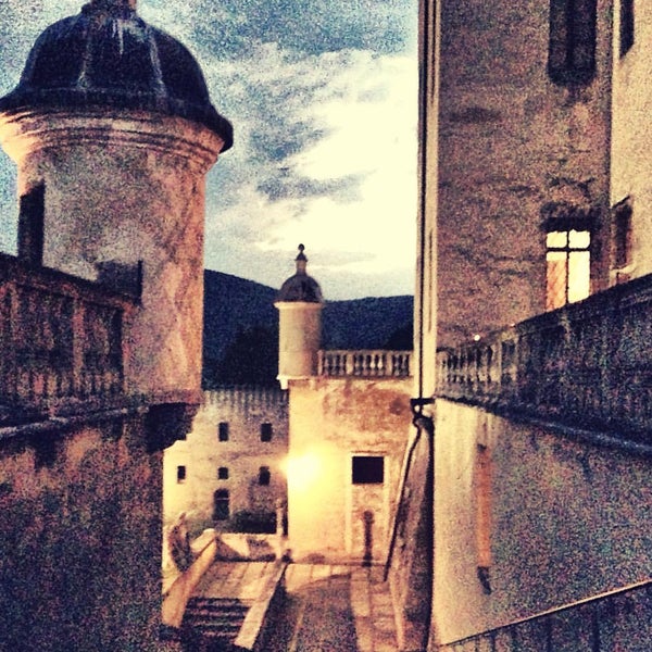 Foto diambil di Castello del Catajo oleh Anna Maria P. pada 9/11/2015