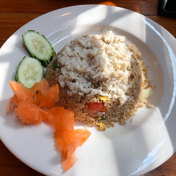 Foto tomada en Kruba Thai &amp; Sushi  por Carey S. el 10/11/2019