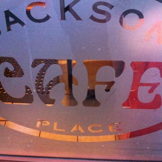 Das Foto wurde bei Jackson Place Cafe von George K. am 11/2/2012 aufgenommen