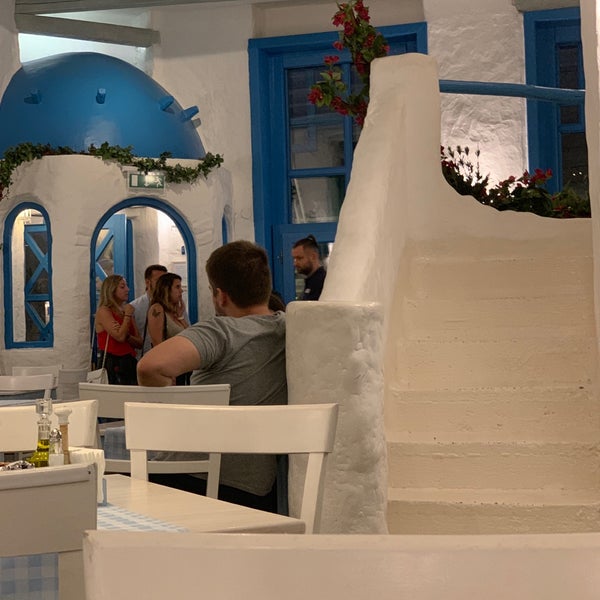 Foto tirada no(a) Taverna Dionysos por S D. em 8/19/2019