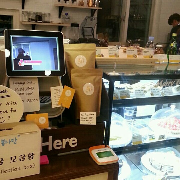 รูปภาพถ่ายที่ You Are Here Cafe โดย Jumong ᆞ. เมื่อ 12/13/2014